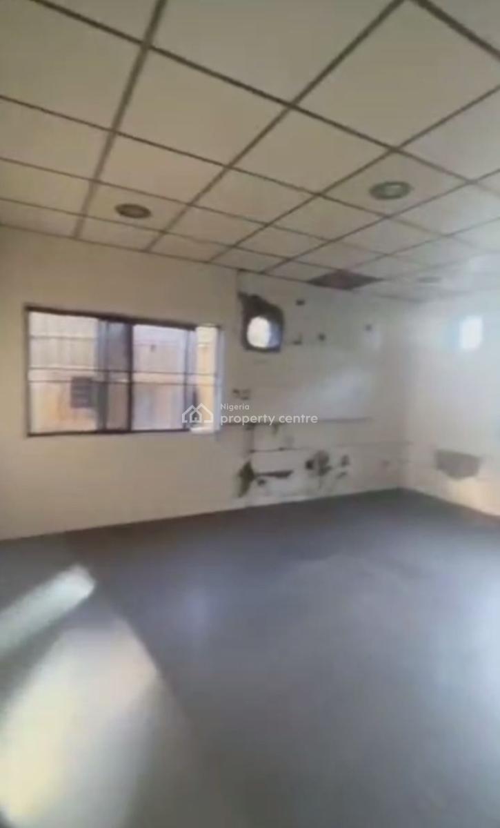 Open Commercial Space on Entire Floor of a Building, Akoka, Yaba, Lagos, Commercial Property for Rent