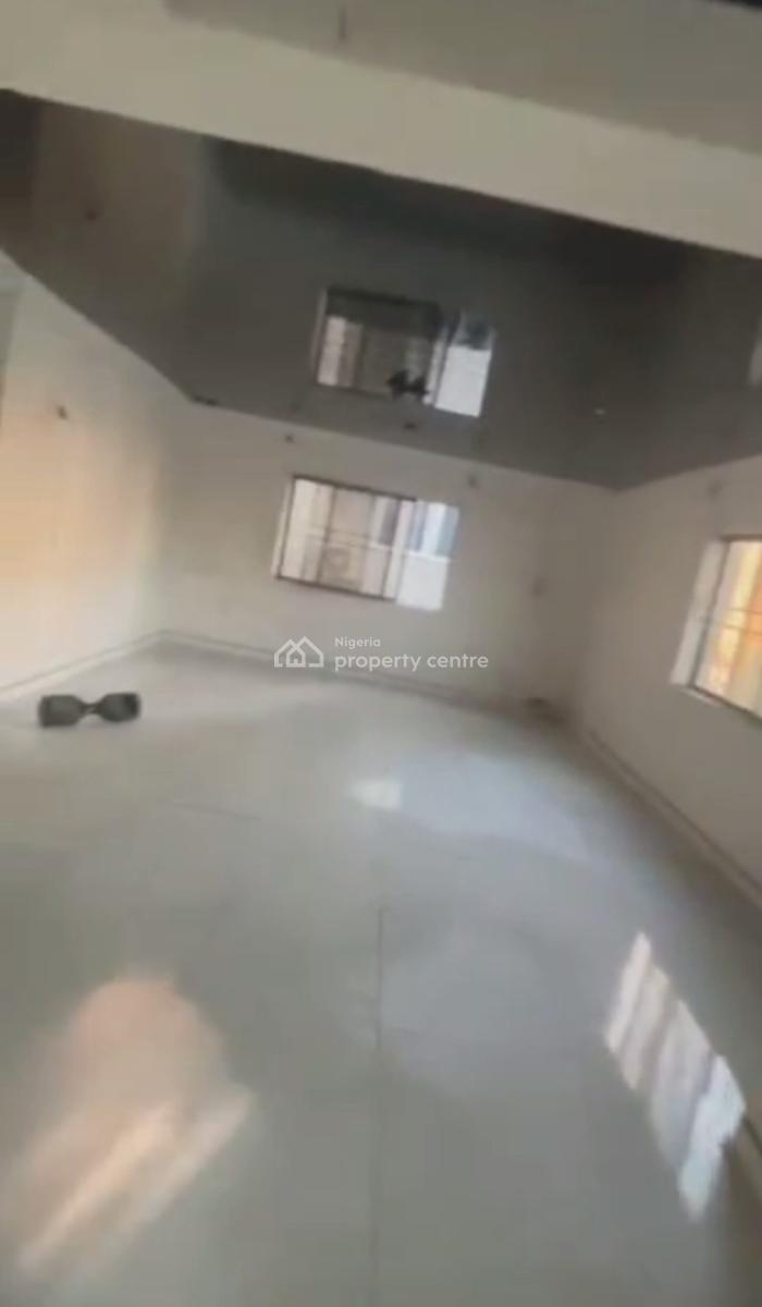 Open Commercial Space on Entire Floor of a Building, Akoka, Yaba, Lagos, Commercial Property for Rent