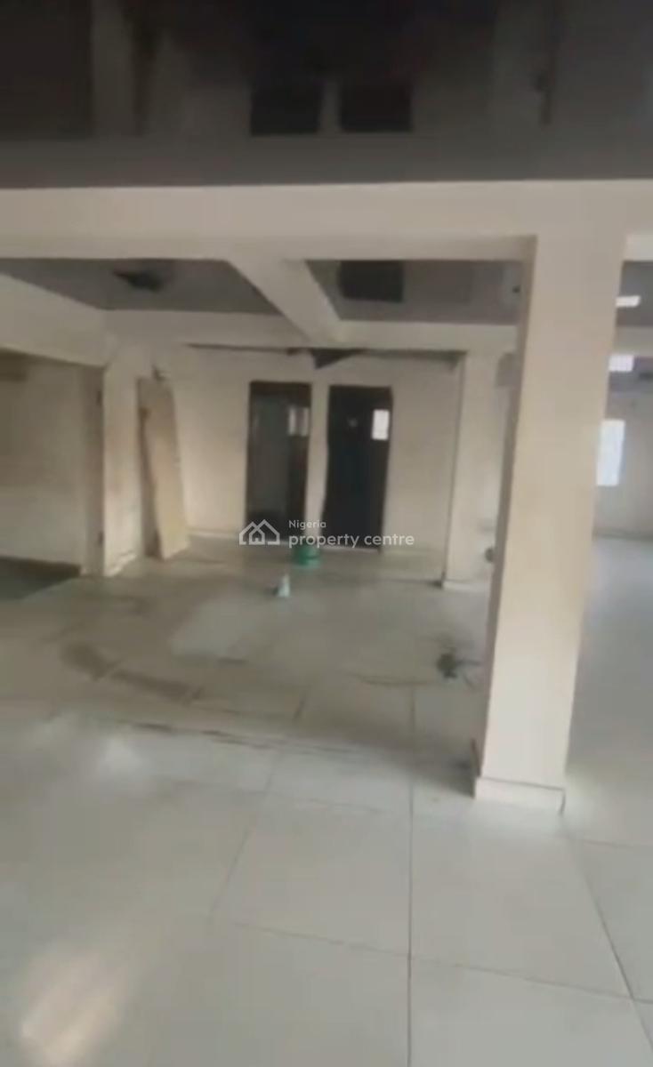 Open Commercial Space on Entire Floor of a Building, Akoka, Yaba, Lagos, Commercial Property for Rent