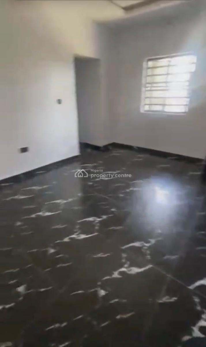 Executive Standard Decent 2bedroom Flat, Akoka, Yaba, Lagos, Flat / Apartment for Rent