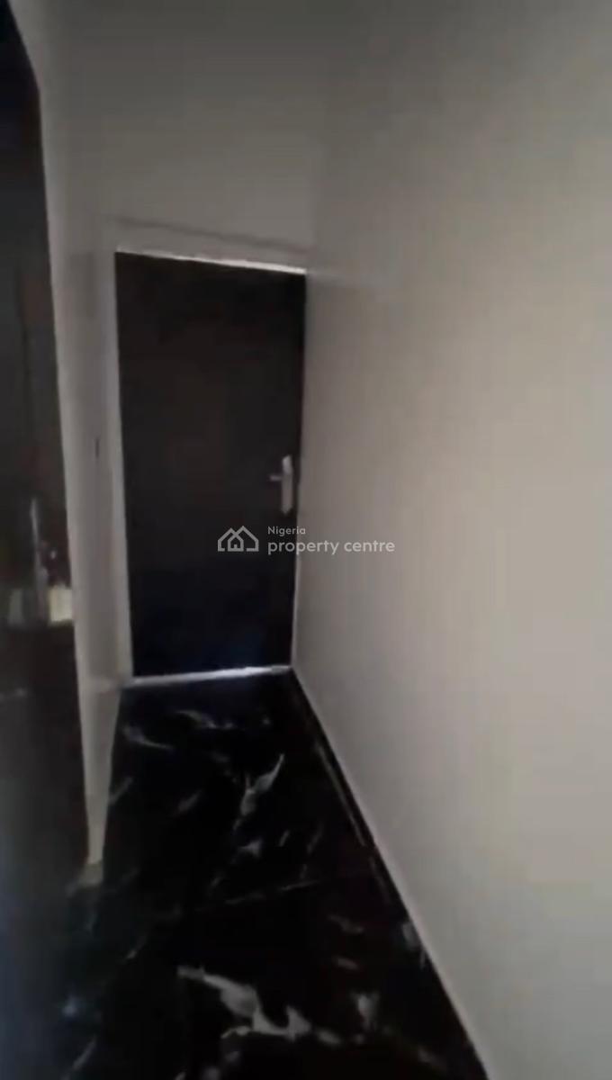 Executive Standard Decent 2bedroom Flat, Akoka, Yaba, Lagos, Flat / Apartment for Rent
