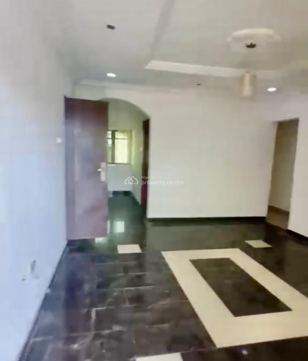Spacious and Sharp Upstairs in Serene Surroundings, Mobil Road, Ajah, Lagos, Flat / Apartment for Rent