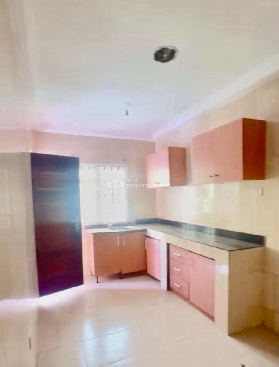Spacious and Sharp Upstairs in Serene Surroundings, Mobil Road, Ajah, Lagos, Flat / Apartment for Rent