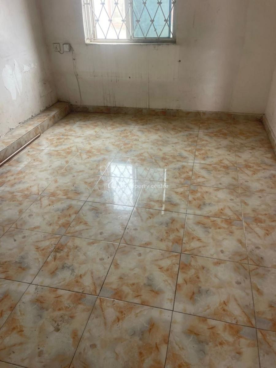 Very Spacious and Decent 2bedroom Flat, Onike, Yaba, Lagos, Flat / Apartment for Rent