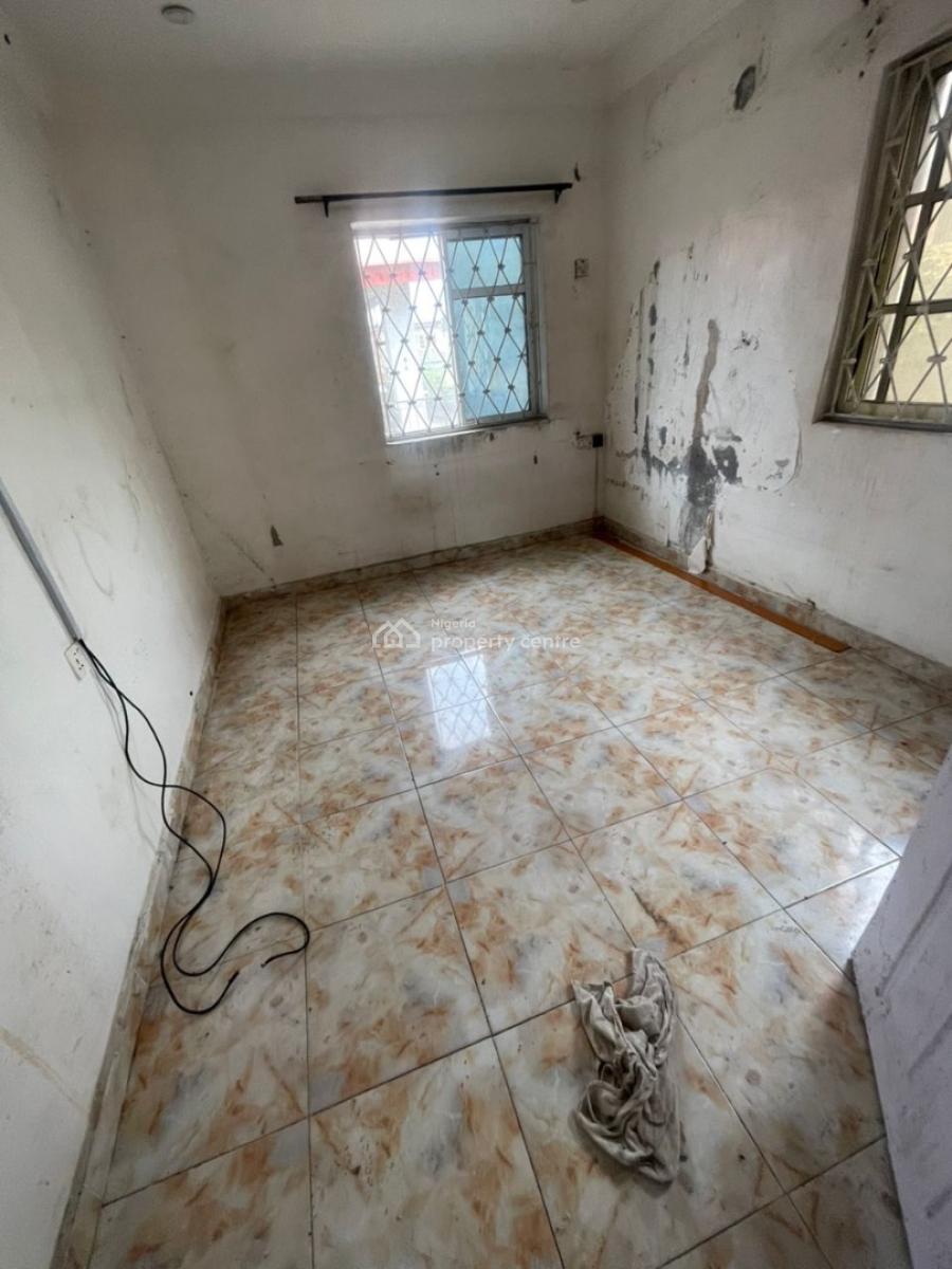 Very Spacious and Decent 2bedroom Flat, Onike, Yaba, Lagos, Flat / Apartment for Rent