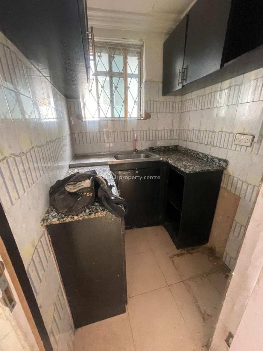 Very Spacious and Decent 2bedroom Flat, Onike, Yaba, Lagos, Flat / Apartment for Rent