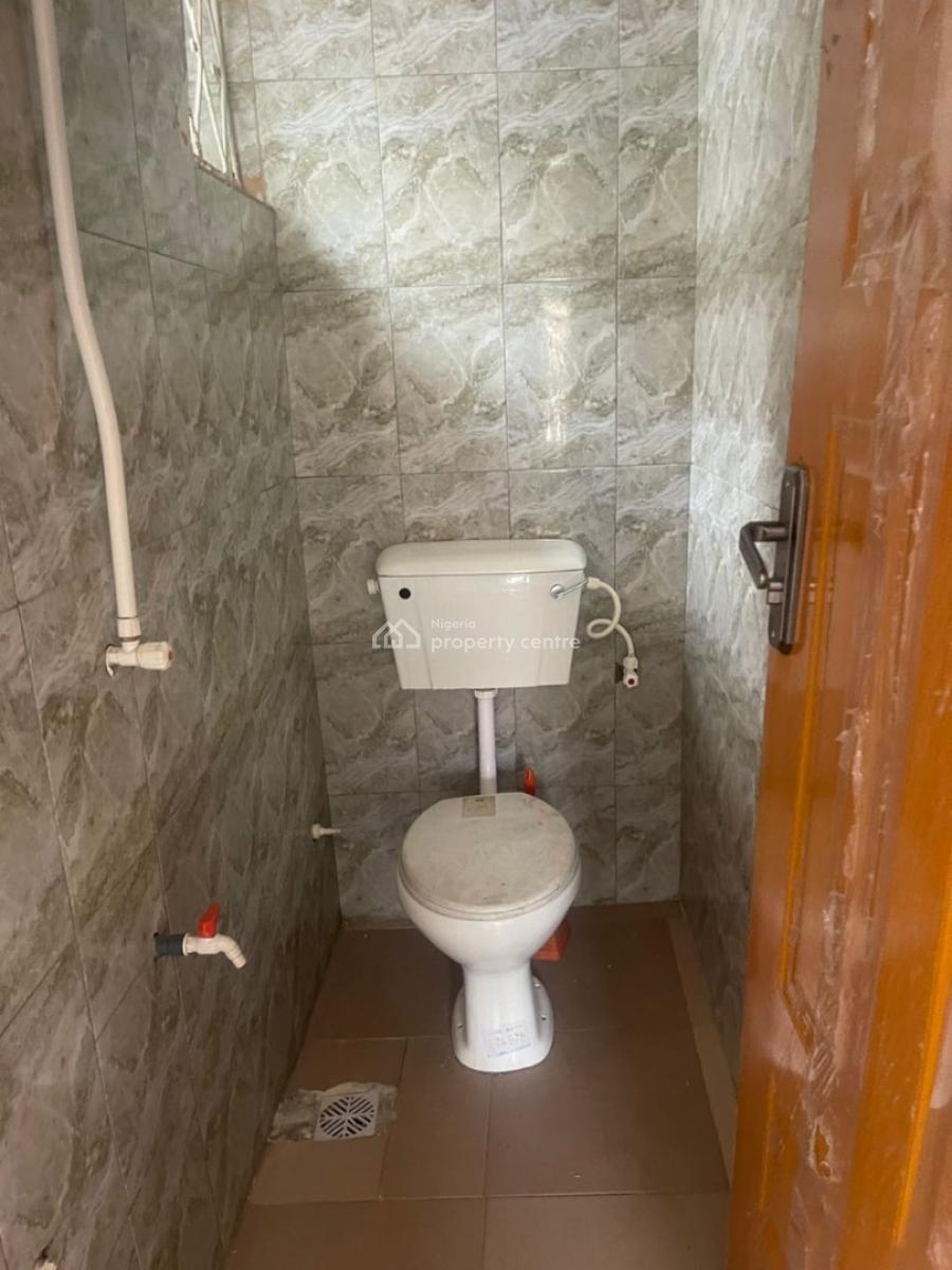 Very Spacious and Decent 2bedroom Flat, Onike, Yaba, Lagos, Flat / Apartment for Rent