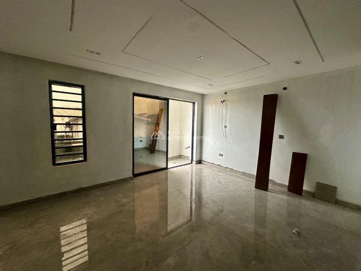 4 Bedroom Semi Detached House, Yaba, Lagos, Semi-detached Duplex for Sale
