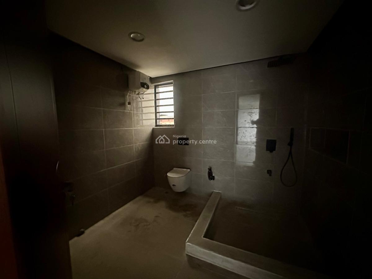4 Bedroom Semi Detached House, Yaba, Lagos, Semi-detached Duplex for Sale