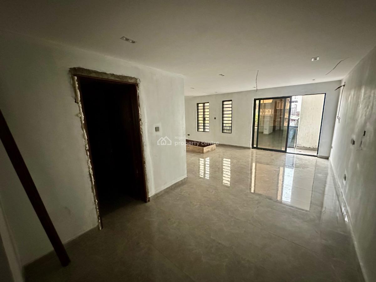 4 Bedroom Semi Detached House, Yaba, Lagos, Semi-detached Duplex for Sale