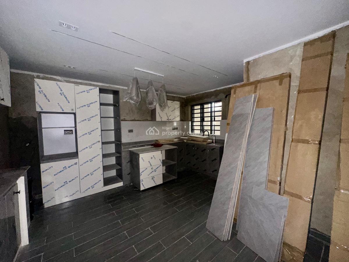 4 Bedroom Semi Detached House, Yaba, Lagos, Semi-detached Duplex for Sale