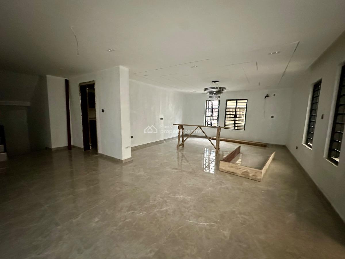 4 Bedroom Semi Detached House, Yaba, Lagos, Semi-detached Duplex for Sale