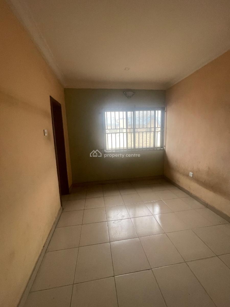 Spacious 3 Bedroom Apartment, Medina Estate, Gbagada, Lagos, Flat / Apartment for Rent
