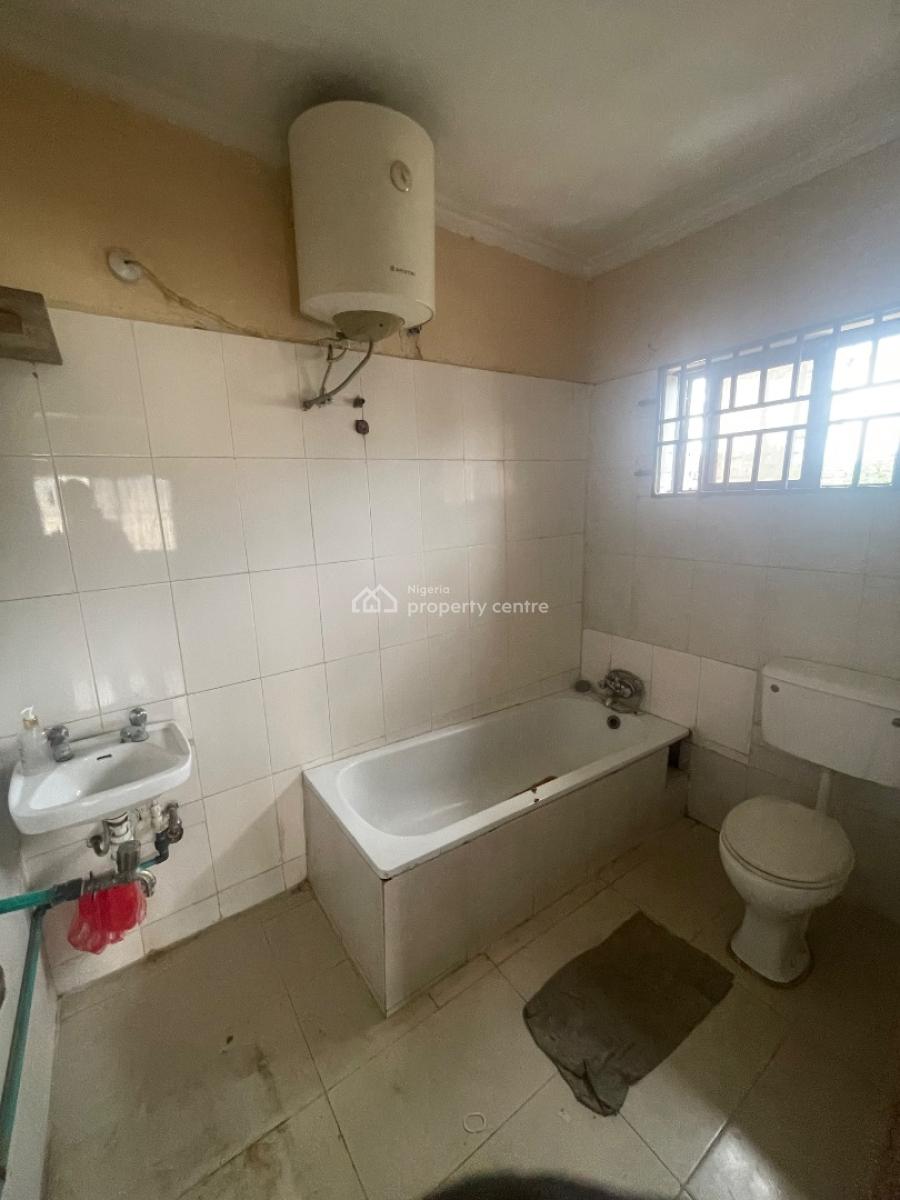 Spacious 3 Bedroom Apartment, Medina Estate, Gbagada, Lagos, Flat / Apartment for Rent