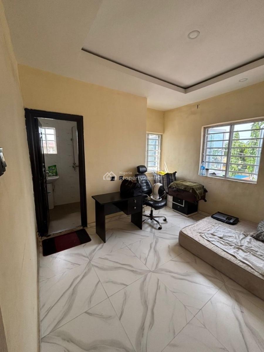 Luxury 3 Bedroom Flat Downstairs, Mobil Road, Ilaje, Ajah, Lagos, Flat / Apartment for Rent