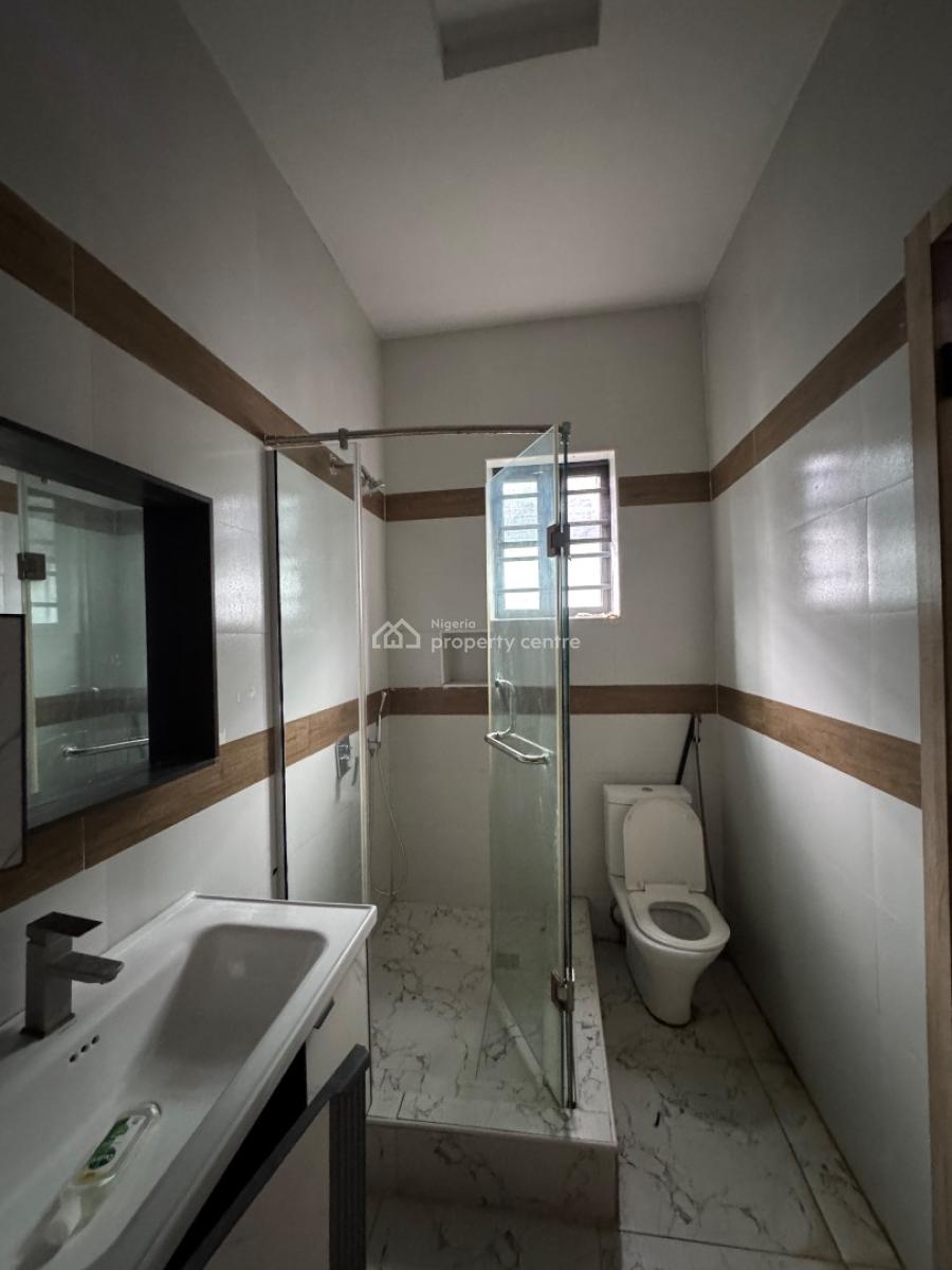 𝐌𝐀𝐈𝐍𝐓𝐀𝐈𝐍𝐄𝐃 4 𝐁𝐄𝐃𝐑𝐎𝐎𝐌 𝐓𝐄𝐑𝐑𝐀𝐂𝐄 𝐃𝐔𝐏𝐋𝐄𝐗, Orchid, Lekki, Lekki Phase 2, Lekki, Lagos, Terraced Duplex for Rent
