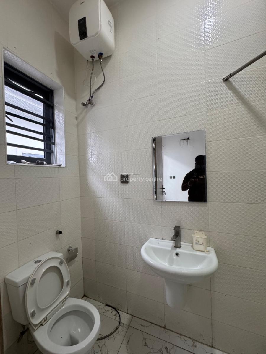 𝐌𝐀𝐈𝐍𝐓𝐀𝐈𝐍𝐄𝐃 4 𝐁𝐄𝐃𝐑𝐎𝐎𝐌 𝐓𝐄𝐑𝐑𝐀𝐂𝐄 𝐃𝐔𝐏𝐋𝐄𝐗, Orchid, Lekki, Lekki Phase 2, Lekki, Lagos, Terraced Duplex for Rent