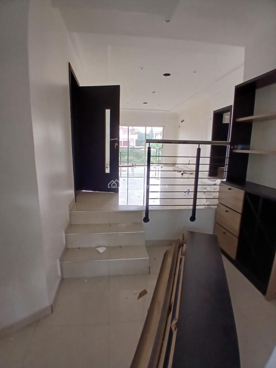 Serviced with 24/7 Power Supply 2 Bedroom En-suite Flat. It Will Waiti, Lekki Phase 1, Lekki, Lagos, Flat / Apartment for Rent