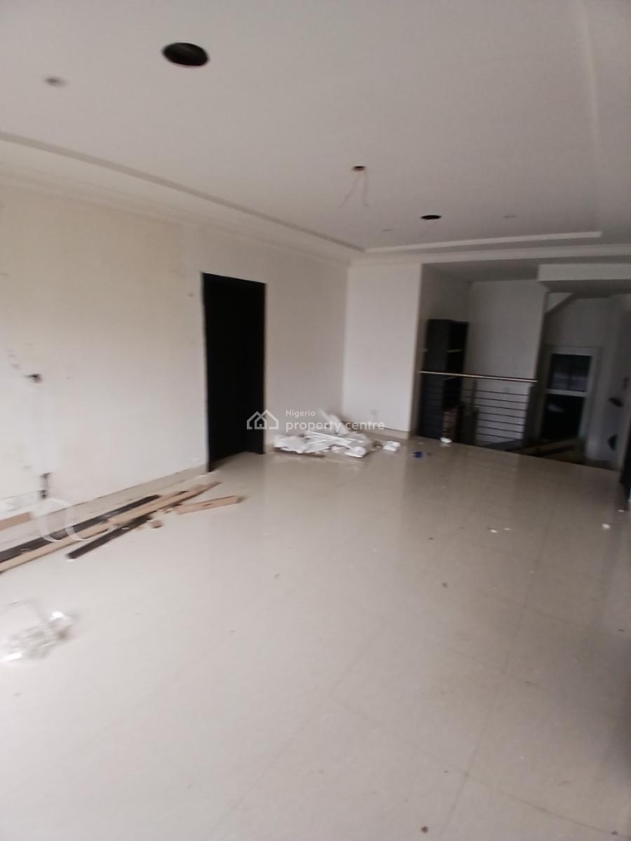 Serviced with 24/7 Power Supply 2 Bedroom En-suite Flat. It Will Waiti, Lekki Phase 1, Lekki, Lagos, Flat / Apartment for Rent
