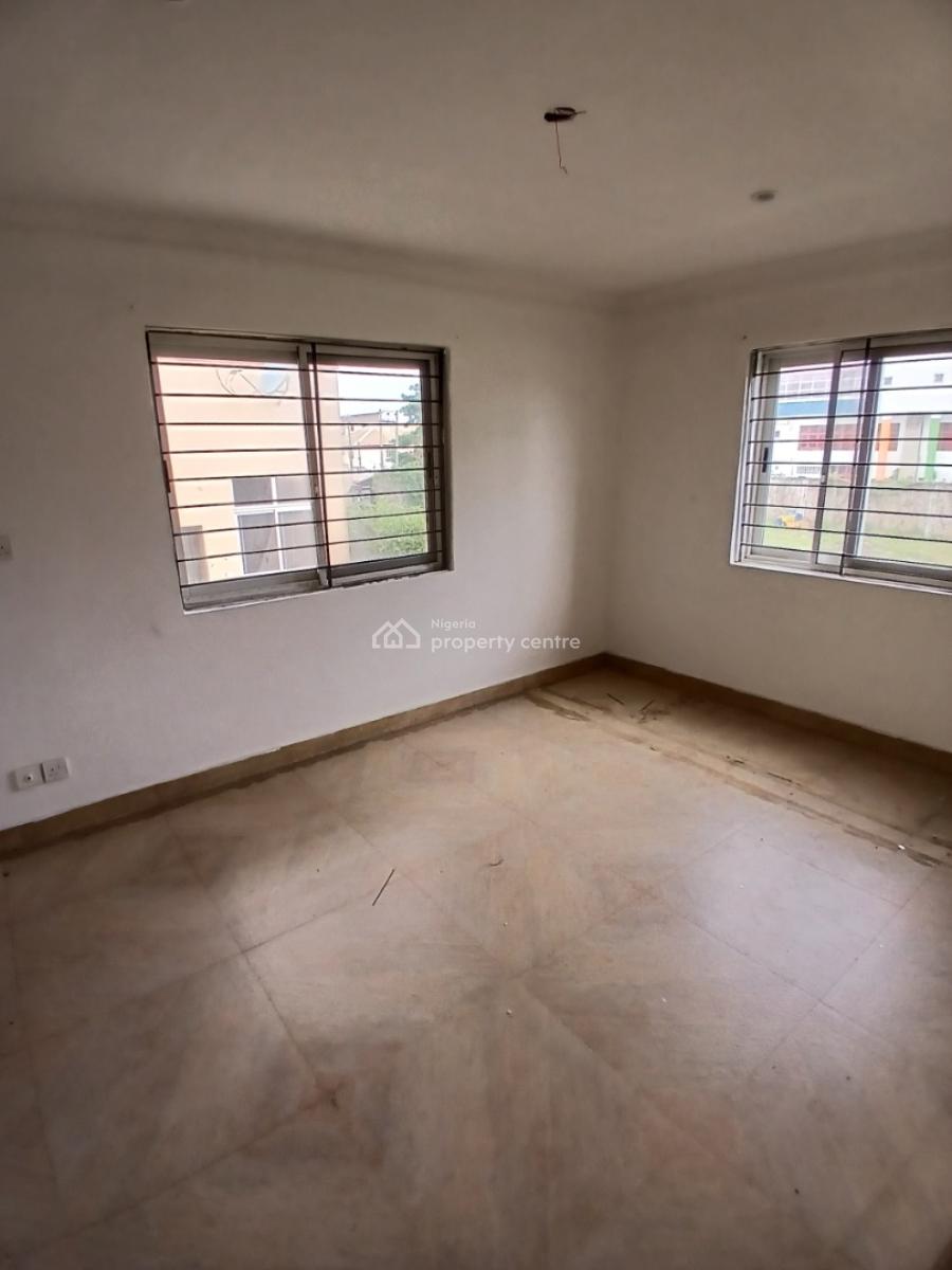 Serviced with 24/7 Power Supply 2 Bedroom En-suite Flat. It Will Waiti, Lekki Phase 1, Lekki, Lagos, Flat / Apartment for Rent