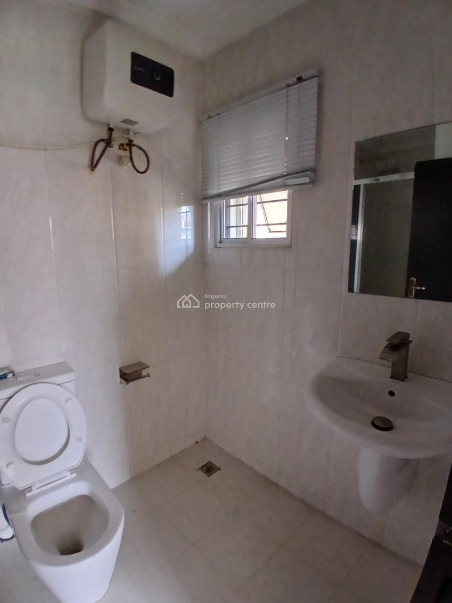 Serviced with 24/7 Power Supply 2 Bedroom En-suite Flat. It Will Waiti, Lekki Phase 1, Lekki, Lagos, Flat / Apartment for Rent