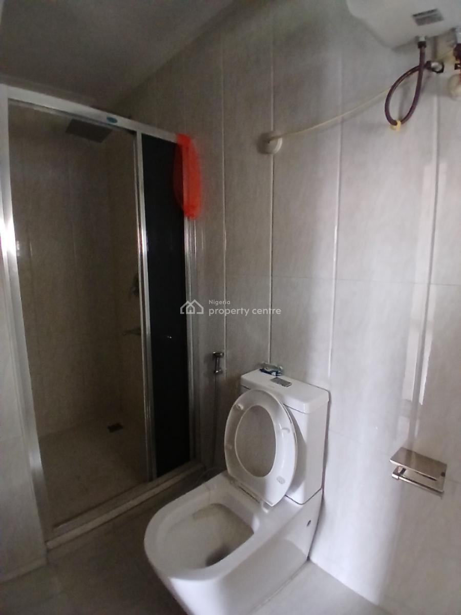 Serviced with 24/7 Power Supply 2 Bedroom En-suite Flat. It Will Waiti, Lekki Phase 1, Lekki, Lagos, Flat / Apartment for Rent