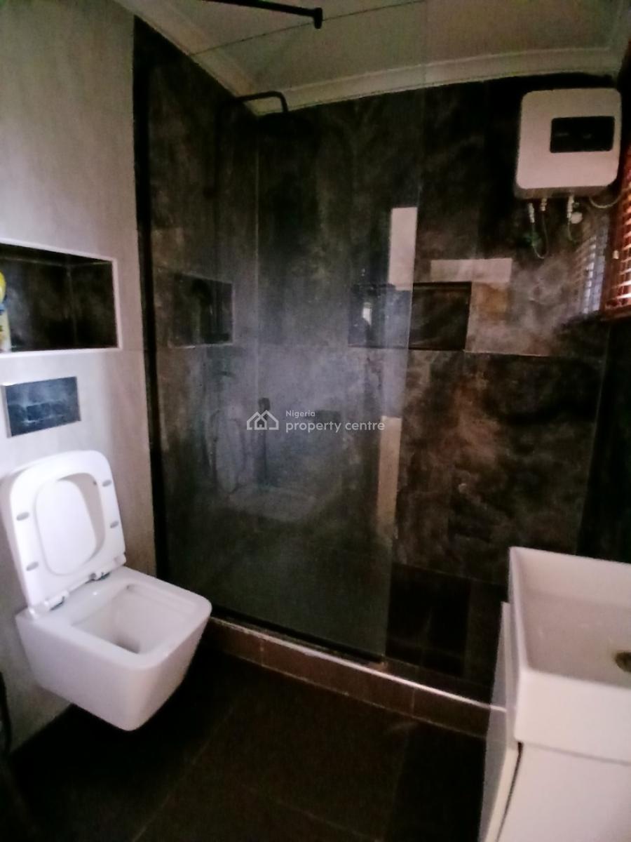 Serviced with 24/7 Power Supply 2 Bedroom En-suite Flat. It Will Waiti, Lekki Phase 1, Lekki, Lagos, Flat / Apartment for Rent