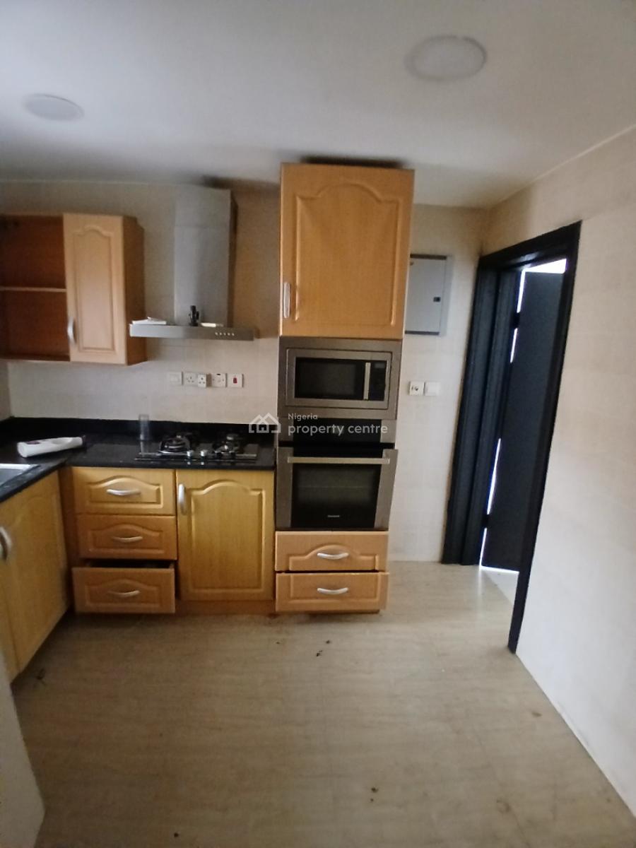 Serviced with 24/7 Power Supply 2 Bedroom En-suite Flat. It Will Waiti, Lekki Phase 1, Lekki, Lagos, Flat / Apartment for Rent