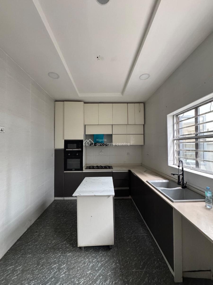 𝐌𝐀𝐈𝐍𝐓𝐀𝐈𝐍𝐄𝐃 4 𝐁𝐄𝐃𝐑𝐎𝐎𝐌 𝐓𝐄𝐑𝐑𝐀𝐂𝐄 𝐃𝐔𝐏𝐋𝐄𝐗, Orchid, Lekki, Lekki Phase 2, Lekki, Lagos, Terraced Duplex for Rent