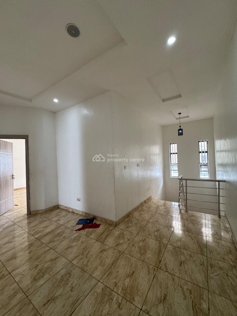 𝐌𝐀𝐈𝐍𝐓𝐀𝐈𝐍𝐄𝐃 4 𝐁𝐄𝐃𝐑𝐎𝐎𝐌 𝐓𝐄𝐑𝐑𝐀𝐂𝐄 𝐃𝐔𝐏𝐋𝐄𝐗, Orchid, Lekki, Lekki Phase 2, Lekki, Lagos, Terraced Duplex for Rent