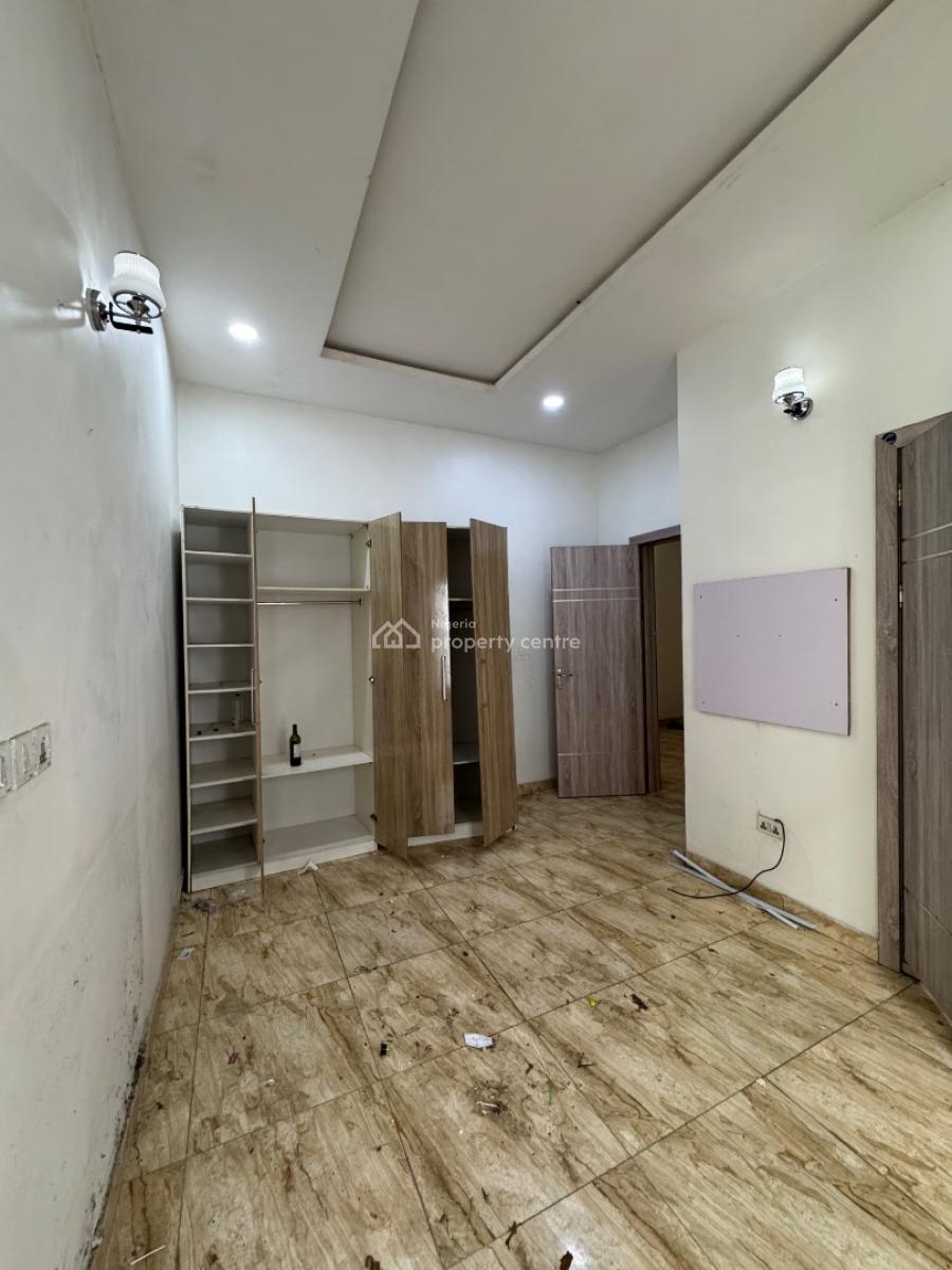 𝐌𝐀𝐈𝐍𝐓𝐀𝐈𝐍𝐄𝐃 4 𝐁𝐄𝐃𝐑𝐎𝐎𝐌 𝐓𝐄𝐑𝐑𝐀𝐂𝐄 𝐃𝐔𝐏𝐋𝐄𝐗, Orchid, Lekki, Lekki Phase 2, Lekki, Lagos, Terraced Duplex for Rent