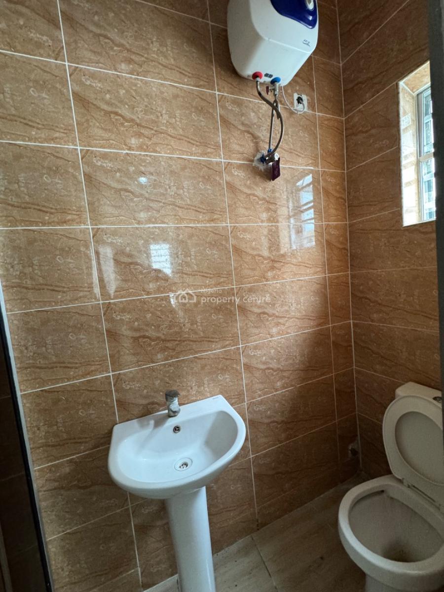 𝐌𝐀𝐈𝐍𝐓𝐀𝐈𝐍𝐄𝐃 4 𝐁𝐄𝐃𝐑𝐎𝐎𝐌 𝐓𝐄𝐑𝐑𝐀𝐂𝐄 𝐃𝐔𝐏𝐋𝐄𝐗, Orchid, Lekki, Lekki Phase 2, Lekki, Lagos, Terraced Duplex for Rent
