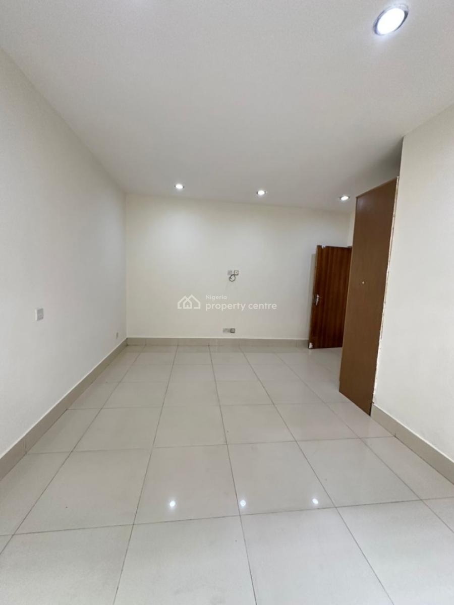 Spacious and Clean 2 Bedroom Apartment (upstairs), Oniru, Victoria Island (vi), Lagos, Flat / Apartment for Rent