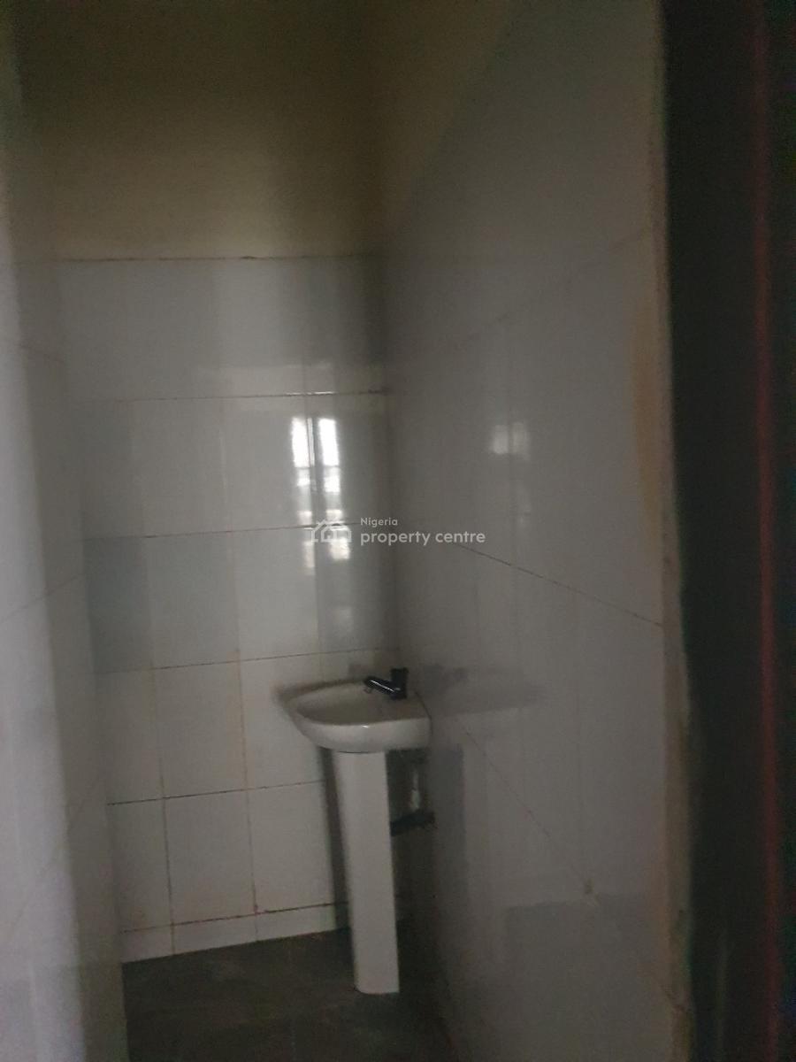 Spacious 3bedroom Flat with a Bq in a Well Developed Estate., Arepo, Berger, Arepo, Ogun, Flat / Apartment for Rent