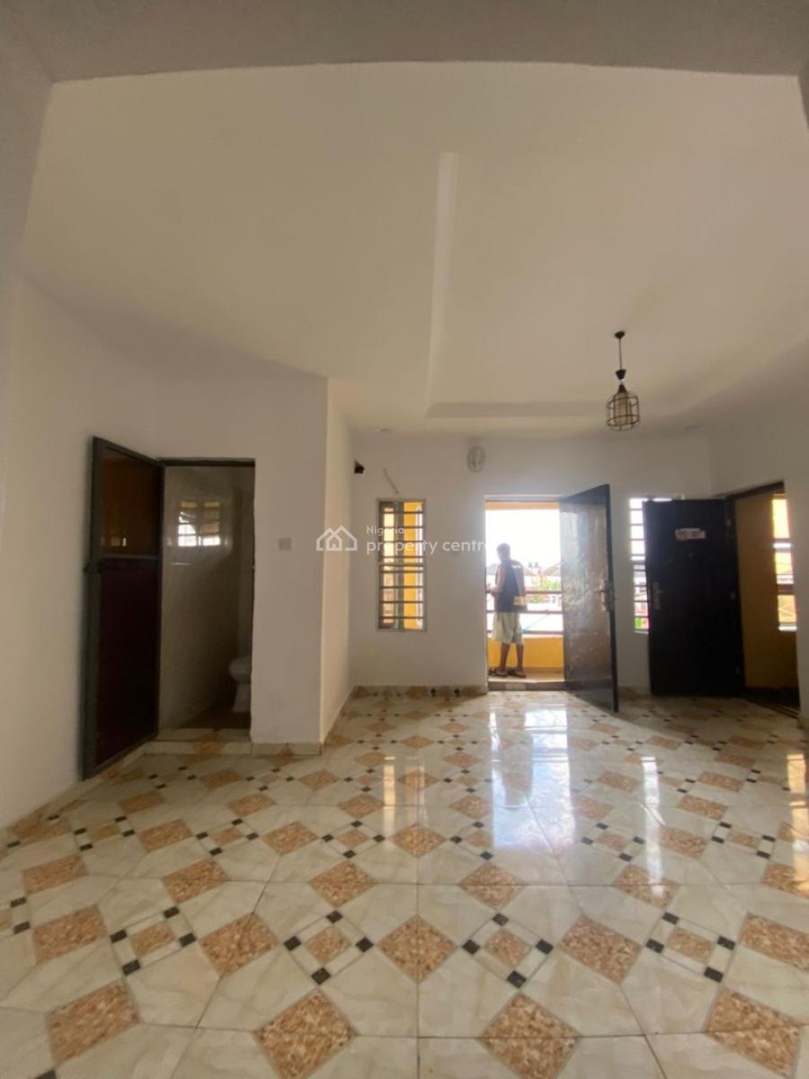 Sharp and Spacious Mini Flat Upstairs, Silverland Estate Sangotedo, Ajah, Lagos, Mini Flat (room and Parlour) for Rent