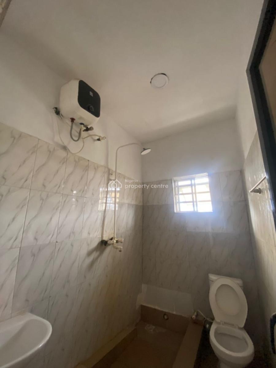 Sharp and Spacious Mini Flat Upstairs, Silverland Estate Sangotedo, Ajah, Lagos, Mini Flat (room and Parlour) for Rent