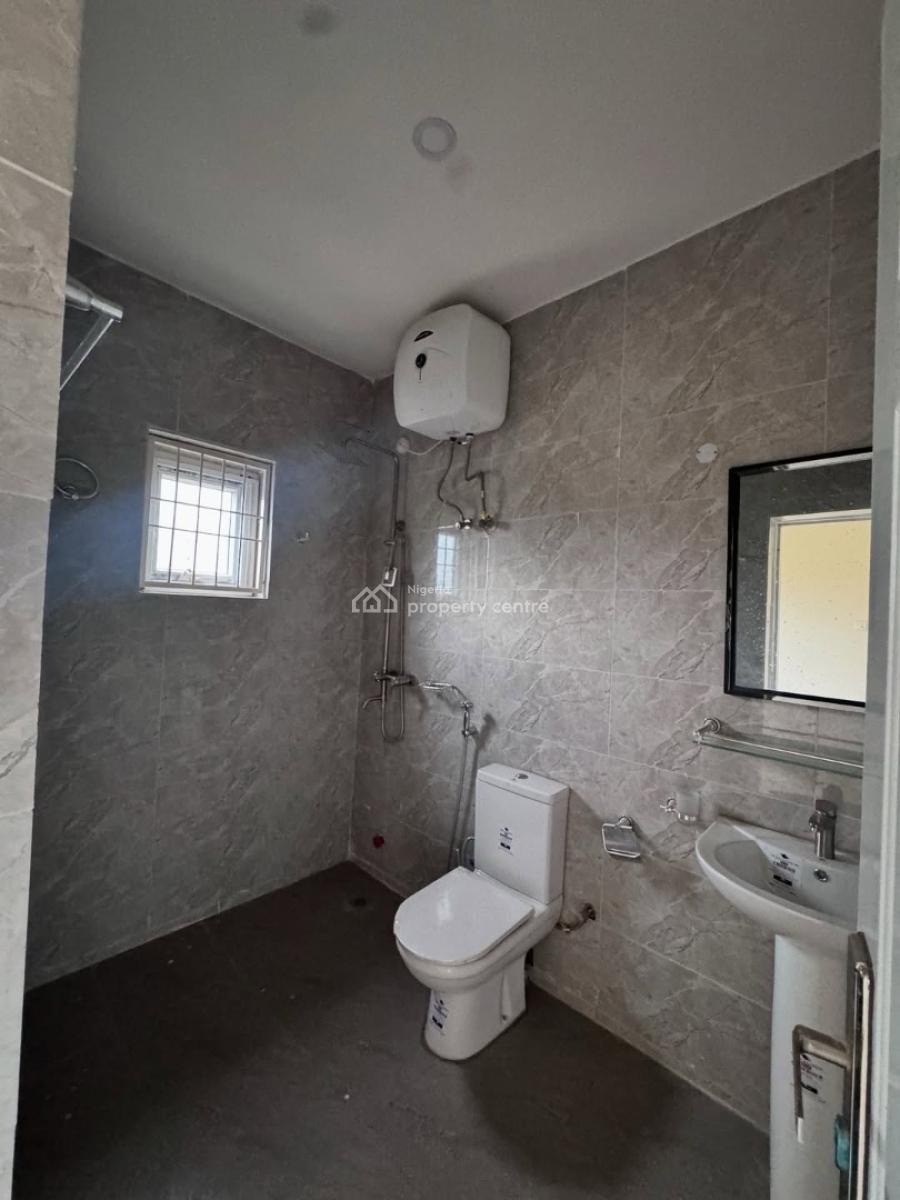 Spacious 3bedroom Apartment with Bq, Galadimawa, Tarred Road, Galadimawa, Abuja, Flat / Apartment for Sale