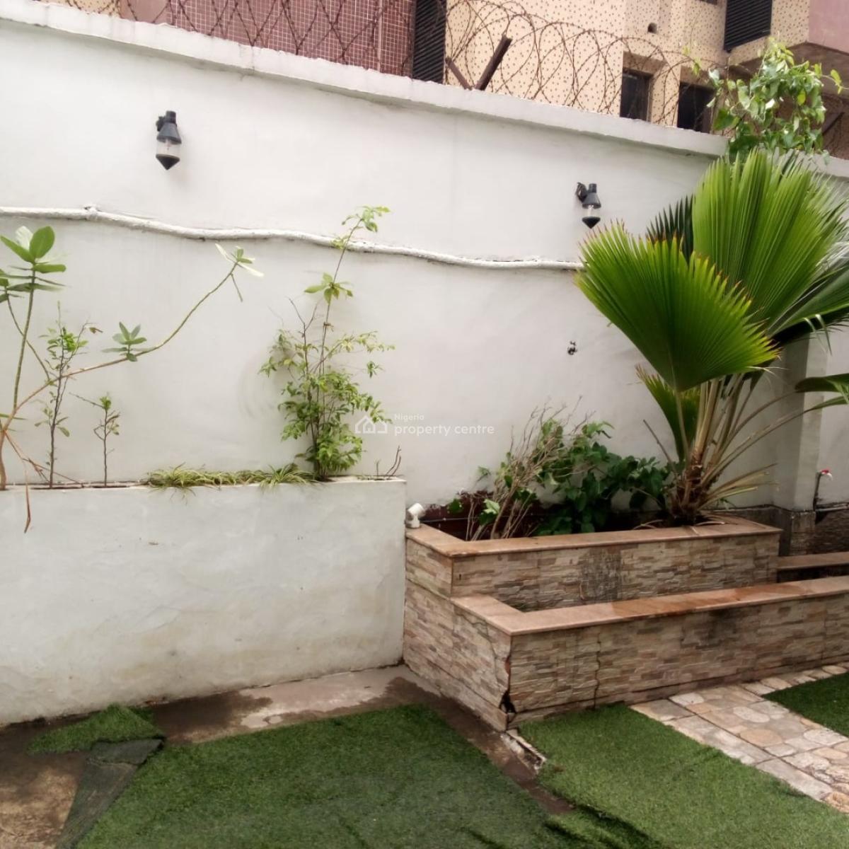 300sqm Size (already a Lounge Arrangement). Location: Directly Along O, Directly Along Omole-ogba Road., Ogba, Ikeja, Lagos, Commercial Property for Rent