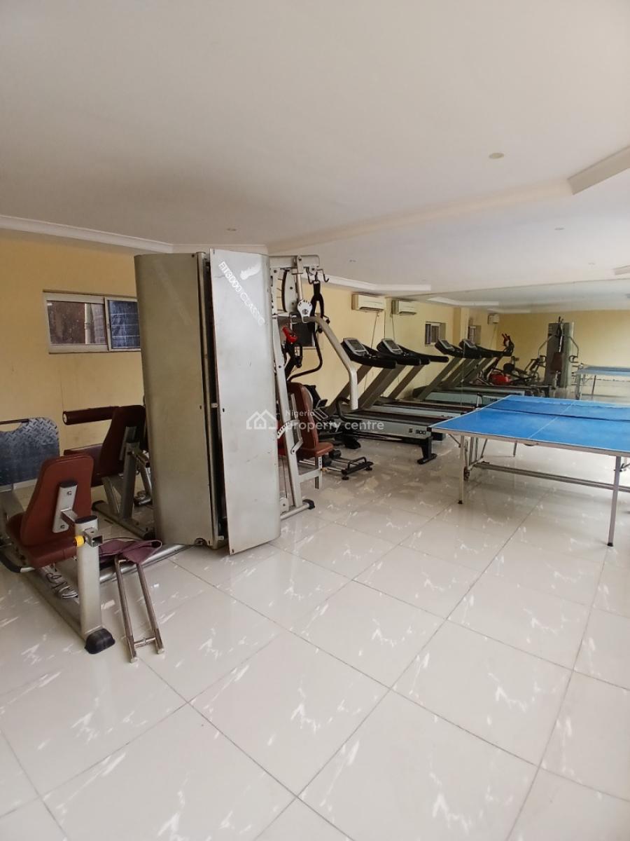 Serviced with 24/7 Power Supply 1 Bedroom En-suite Flat with an Emclos, Lekki Phase 1, Lekki, Lagos, Flat / Apartment for Rent