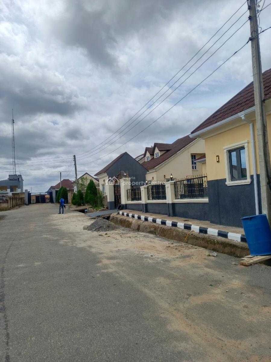 4 Bedroom Penthouse Duplex with Security House and Study Room, Federal Housing Axis, Lugbe District, Abuja, Detached Duplex for Sale