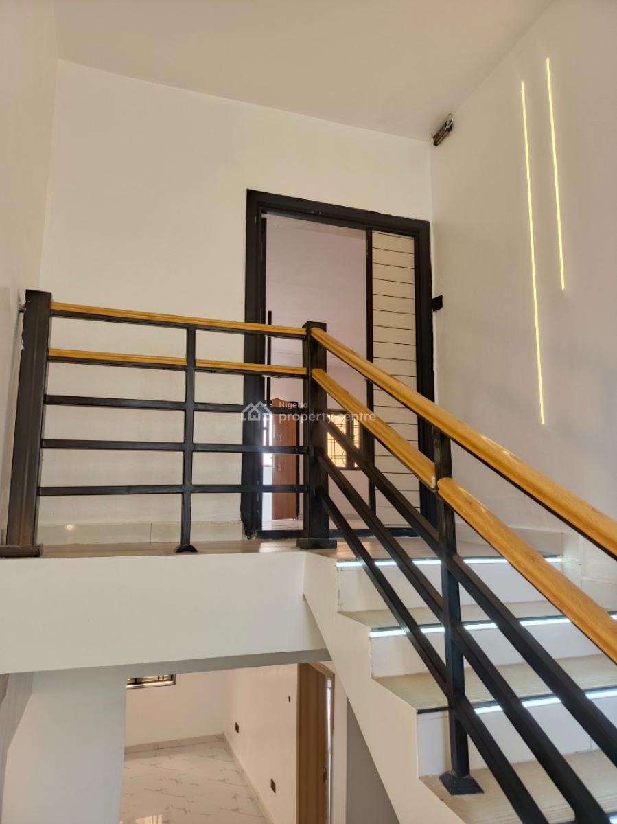 4 Bedroom Penthouse Duplex with Security House and Study Room, Federal Housing Axis, Lugbe District, Abuja, Detached Duplex for Sale