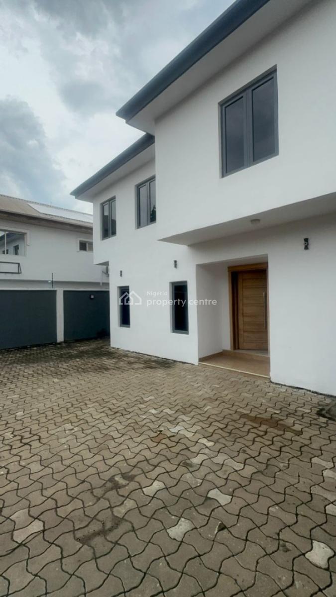 Elegantly Built 5bedrooms Detached Duplex with 2-rooms Bq & Generator, Lekki Phase 1 Off Admiralty Way, Lekki, Lagos, Detached Duplex for Rent