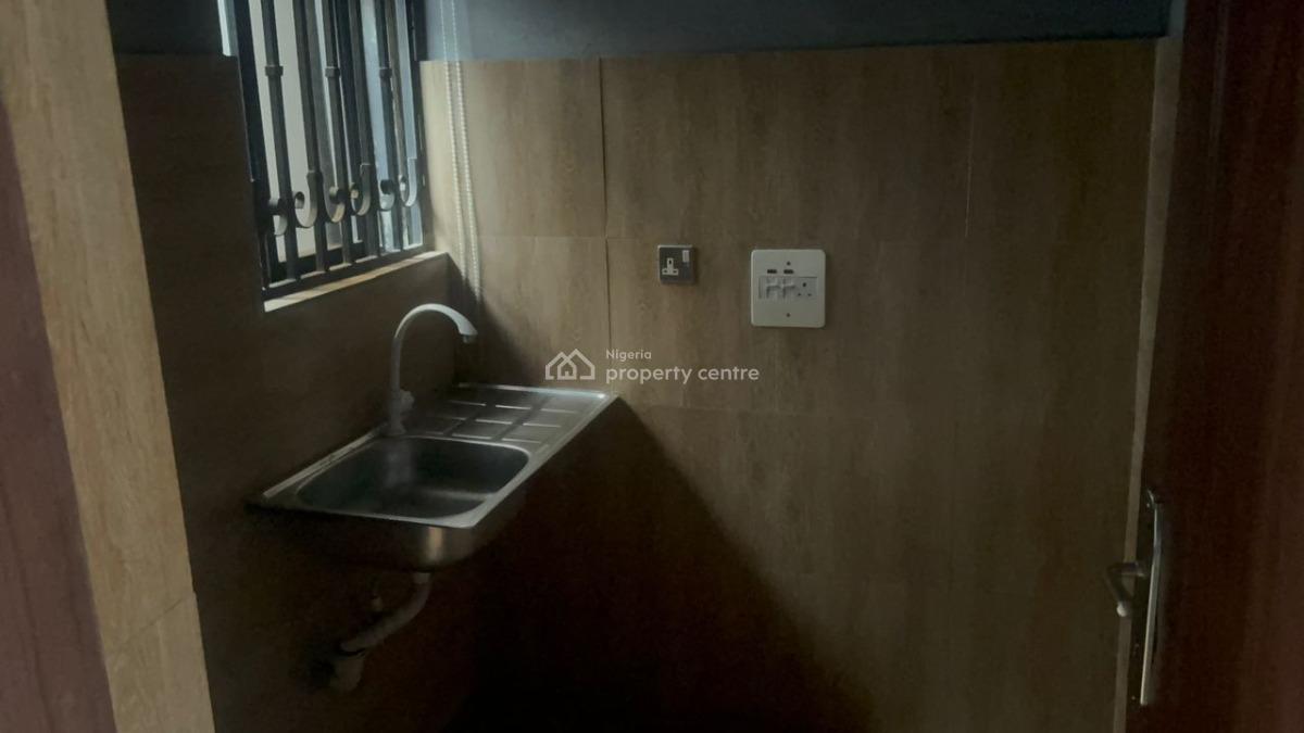Elegantly Built 5bedrooms Detached Duplex with 2-rooms Bq & Generator, Lekki Phase 1 Off Admiralty Way, Lekki, Lagos, Detached Duplex for Rent