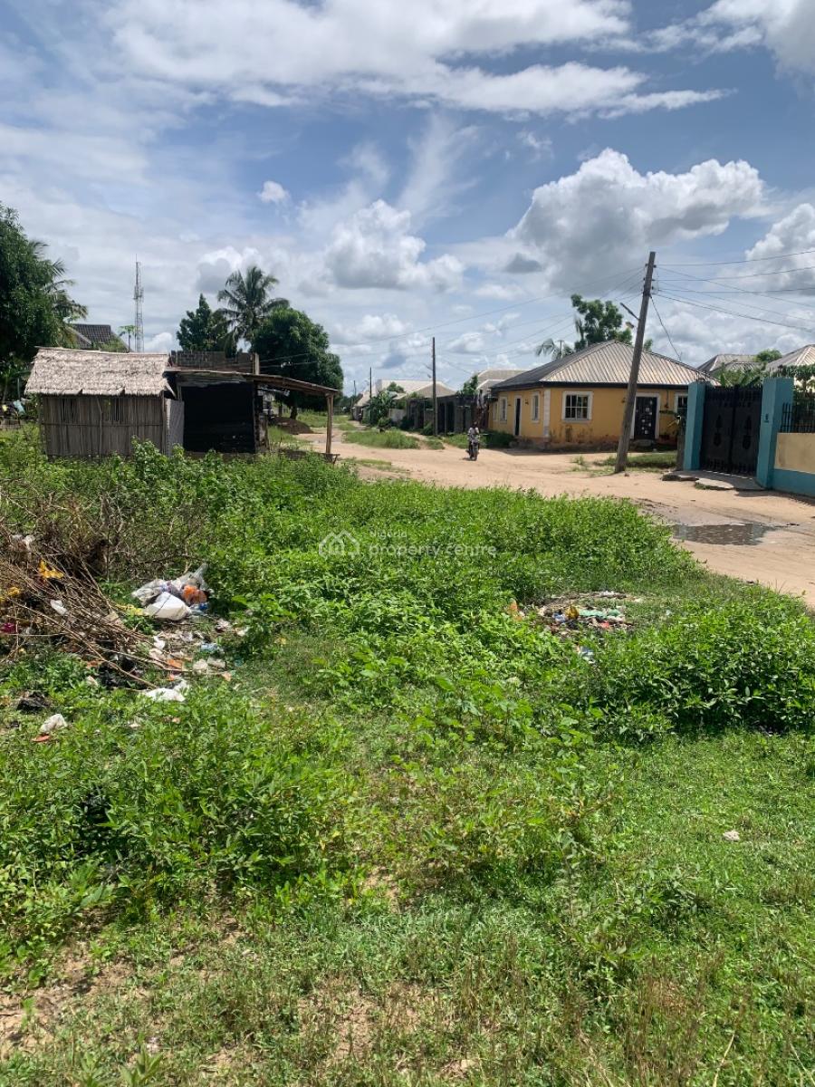Super Distress Property 3bed Flat Upstairs &downfloor (cacass ), Iposhe Estate ,magbon ,badagry Express Way,lagos,nigeria, Magbon, Badagry, Lagos, Block of Flats for Sale