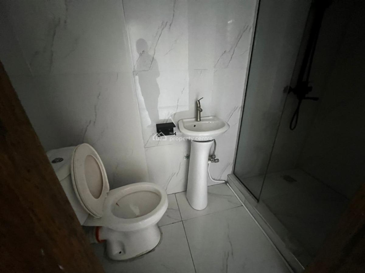 Newly Renovated 4bedroom Terrace House, Off Spg Road, Ologolo, Lekki, Lagos, Terraced Duplex for Rent