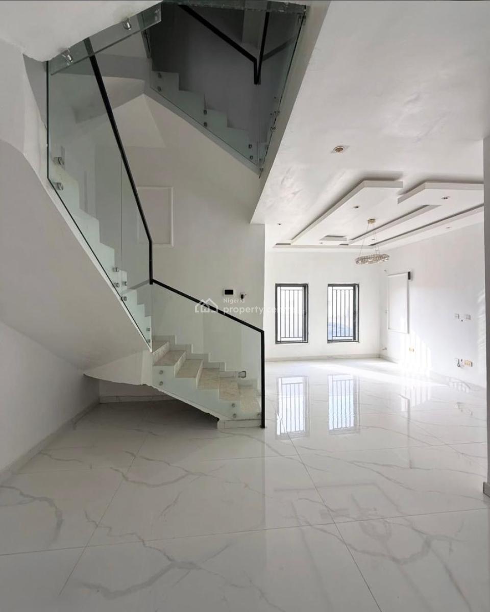 5bedroom Triplex Duplex, Guzape, Guzape District, Abuja, Terraced Duplex for Sale