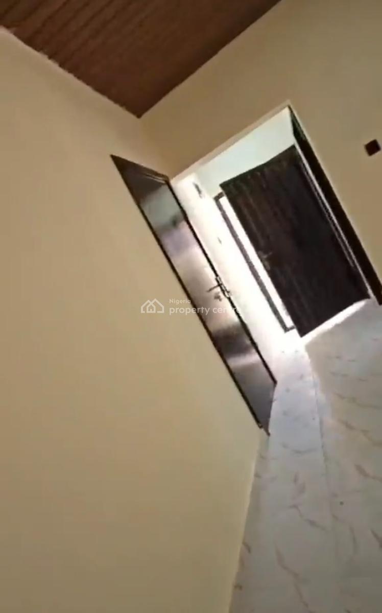 Renovated 2 Bedroom in Secured & Serene Environment, Victoria Garden City, Lekki, Lagos, Block of Flats for Sale