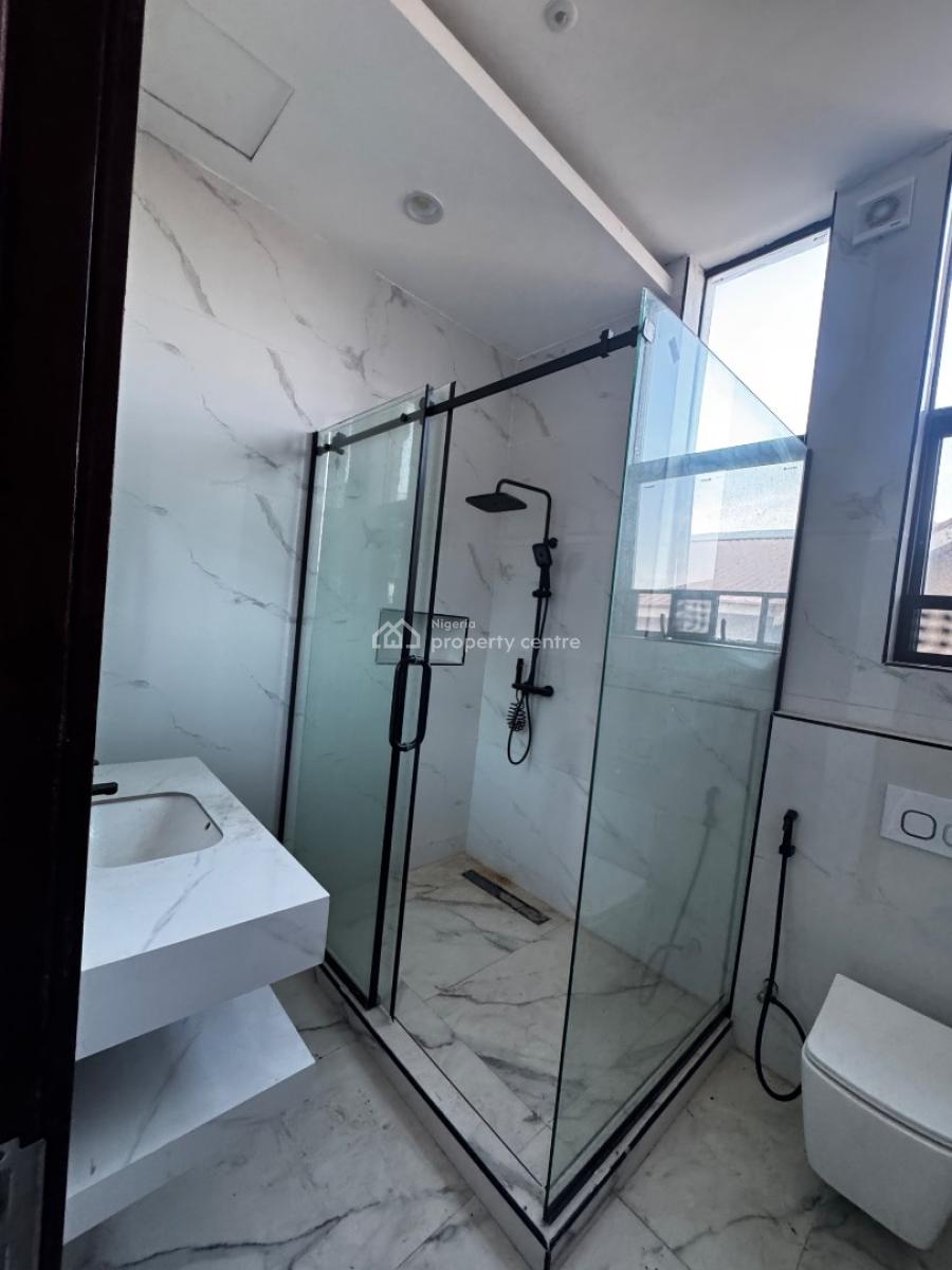 Newly Built 3 Bedrooms with 1 Room Bq, Lekki Phase 1, Lekki, Lagos, Flat / Apartment for Rent