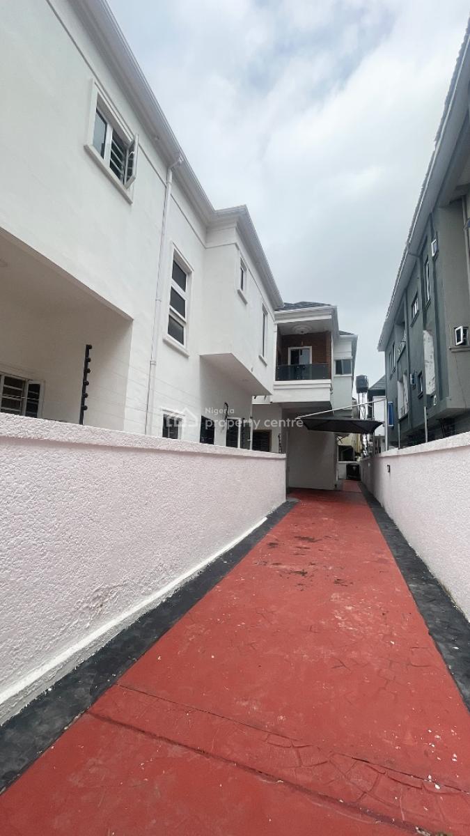 Contemporary Style  4 Bedroom Semi Detached  with Bq, in a Code in / Code Out / Secure Estate at Eleganza, Lekki, Lagos, Semi-detached Duplex for Sale