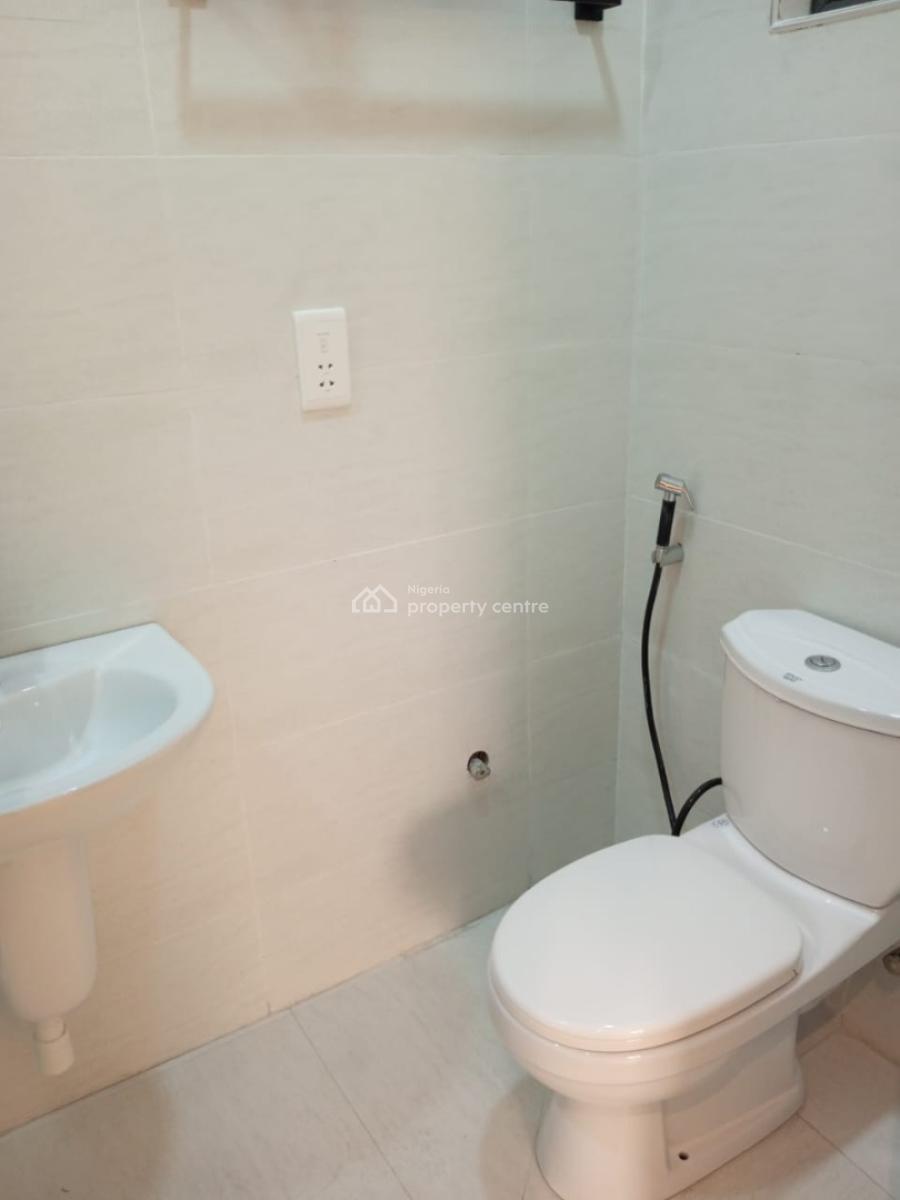 Brand New Fully Serviced 2 Bedroom Apt Plus Bq, Pool, Gym, 24hrs Power, Off Admiralty, Lekki Phase 1, Lekki, Lagos, Flat / Apartment for Rent